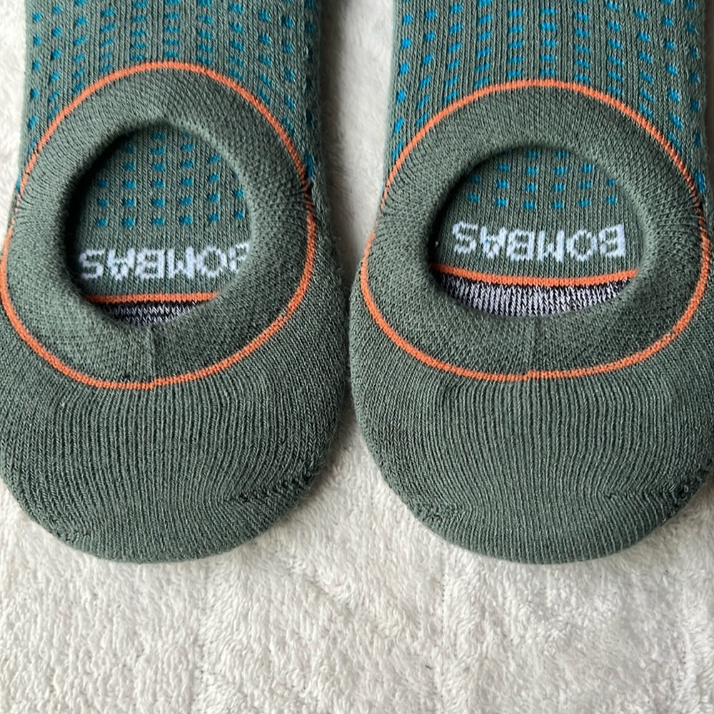 (2) Bombas Colorblock Performance Cushioned No Show Socks - Picture 6 of 11